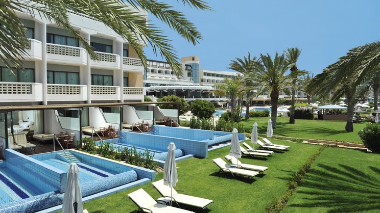 Constantinou Bros Athena Beach Hotel